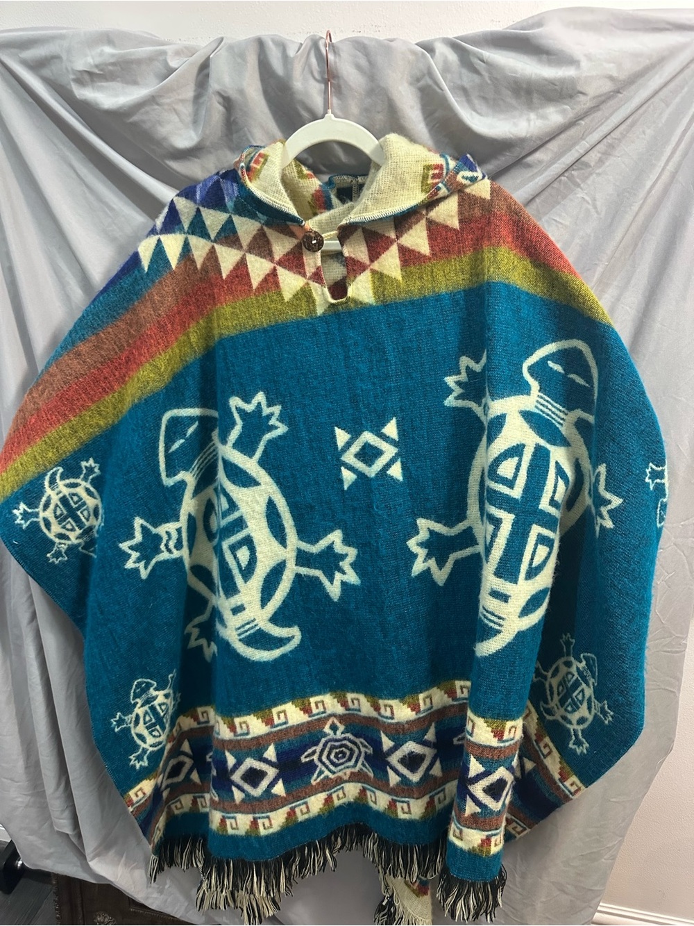AMAZING ALPACA UNISEX PONCHO